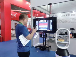 擎朗餐飲服務(wù)機(jī)器人亮相2019中國(guó)國(guó)際食品餐飲博覽會(huì)，引領(lǐng)餐飲網(wǎng)絡(luò)技術(shù)服務(wù)新潮流